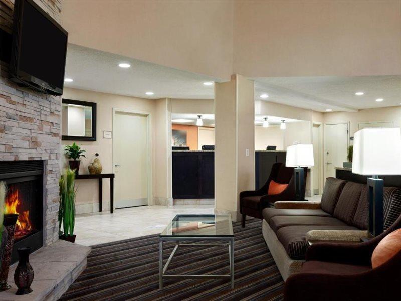Hawthorn Suites Of Трой Екстер'єр фото