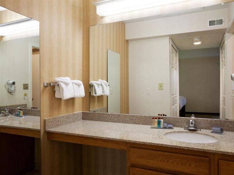 Hawthorn Suites Of Трой Екстер'єр фото